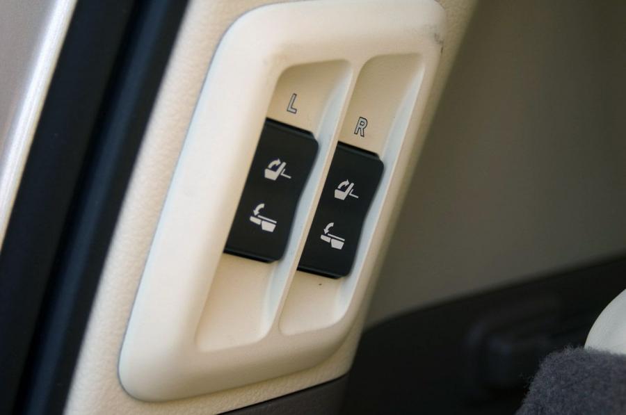  Lexus GX460 2011 года  (фото 13 из 39)